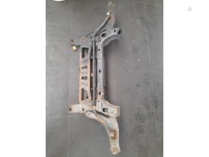 Gebruikte Subframe Chrysler PT Cruiser 2.0 16V Prijs € 100,00 Margeregeling aangeboden door Autosloopbedrijf H.C.Stouten