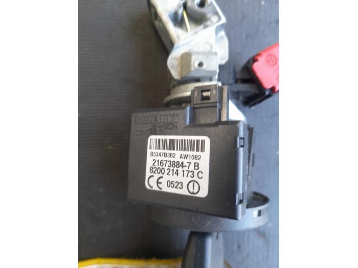 Gebruikte Kontaktslot + computer Renault Modus/Grand Modus (JP) 1.2 16V Prijs € 125,00 Margeregeling aangeboden door Autosloopbedrijf H.C.Stouten
