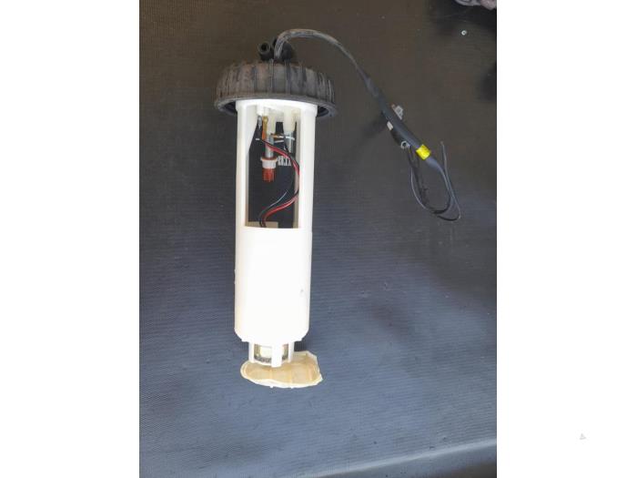 Gebruikte Tank element Pomp Volvo V70 (GW/LW/LZ) 2.4 20V Prijs € 40,00 Margeregeling aangeboden door Autosloopbedrijf H.C.Stouten