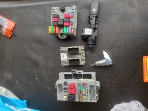 Gebruikte Contactslot + computer Lancia Ypsilon (843) 1.4 Prijs € 150,00 Margeregeling aangeboden door Autosloopbedrijf H.C.Stouten