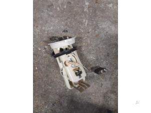 Gebruikte Tank element Pomp BMW 3 serie (E46/4) 316i Prijs € 35,00 Margeregeling aangeboden door Autosloopbedrijf H.C.Stouten