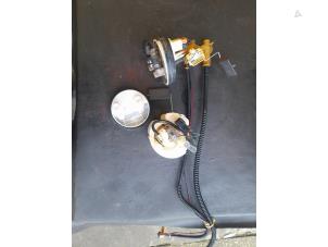 Gebruikte Tank element Pomp Mercedes C Combi (S203) 1.8 C-180K 16V Prijs € 75,00 Margeregeling aangeboden door Autosloopbedrijf H.C.Stouten