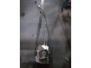 Gebruikte Schakelkabel Versnellingsbak Fiat Grande Punto (199) 1.2 Prijs € 50,00 Margeregeling aangeboden door Autosloopbedrijf H.C.Stouten