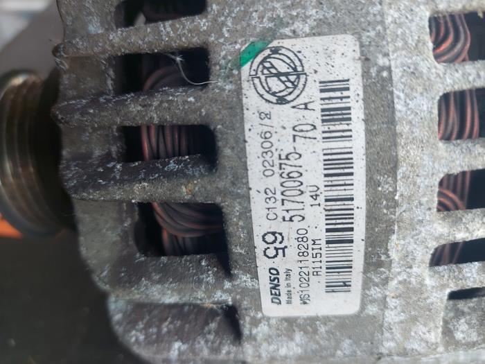 Gebruikte Dynamo Fiat Grande Punto (199) 1.2 Prijs € 35,00 Margeregeling aangeboden door Autosloopbedrijf H.C.Stouten