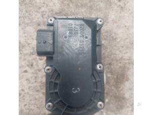 Gebruikte Gasklephuis Renault Twingo II (CN) 1.2 Prijs € 50,00 Margeregeling aangeboden door Autosloopbedrijf H.C.Stouten