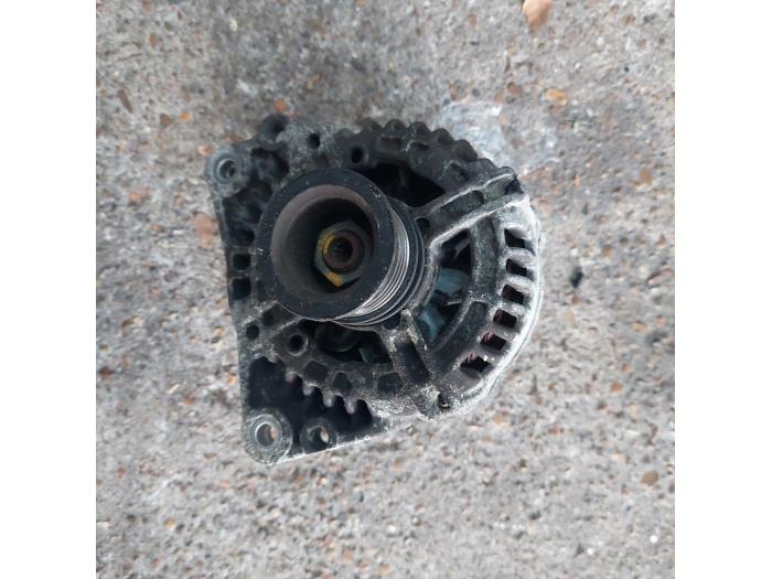 Gebruikte Dynamo Seat Arosa (6H1) 1.4i 16V Prijs € 35,00 Margeregeling aangeboden door Autosloopbedrijf H.C.Stouten