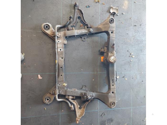 Gebruikte Subframe Volvo V70 (GW/LW/LZ) 2.5 TDI Prijs € 100,00 Margeregeling aangeboden door Autosloopbedrijf H.C.Stouten