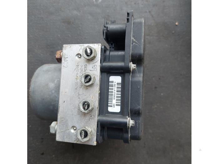 ABS Pomp Mitsubishi Colt (Z2/Z3), 2004 / 2012 1.3 16V, Hatchback, Benzine, 1.332cc, 70kW (95pk), FWD, 4A90; 135930, 2004-06 / 2012-06, Z23; Z24; Z25; Z33; Z34; Z35 (Gebruikt)