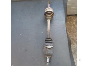 Gebruikte Steekas links-voor Toyota Corolla (EB/ZZ/WZ/CD) 1.6 16V VVT-i Prijs € 45,00 Margeregeling aangeboden door Autosloopbedrijf H.C.Stouten