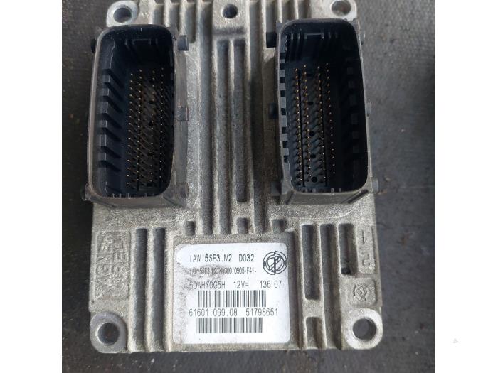 Gebruikte Contactslot + computer Fiat Grande Punto (199) 1.4 Prijs € 125,00 Margeregeling aangeboden door Autosloopbedrijf H.C.Stouten