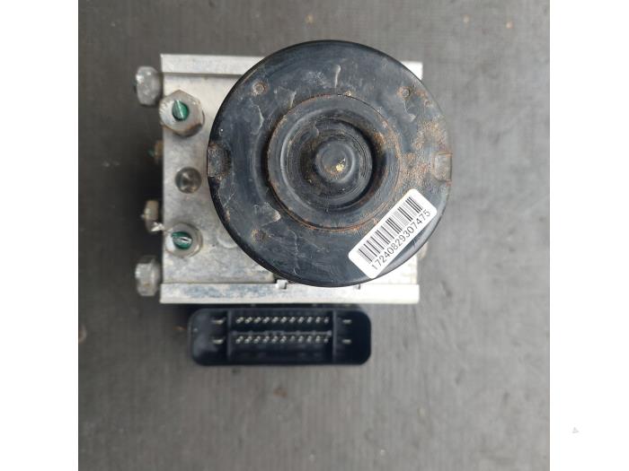 ABS Pomp van een Ford Ka I 1.3i 2007
