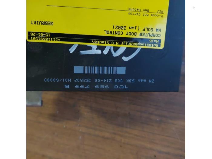 Computer Body Control van een Volkswagen Golf IV (1J1) 2.0 2002