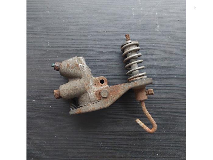 Gebruikte Brandstofpomp Elektrisch Mini Mini (R56) 1.6 16V Cooper Prijs € 35,00 Margeregeling aangeboden door Autosloopbedrijf H.C.Stouten