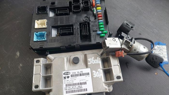 Gebruikte Kontaktslot + computer Peugeot 307 Break (3E) 2.0 16V Prijs € 150,00 Margeregeling aangeboden door Autosloopbedrijf H.C.Stouten