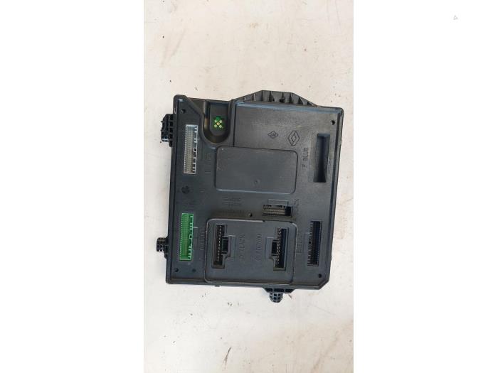 Gebruikte Computer Body Control Renault Megane III Berline (BZ) 1.5 dCi 90 Prijs € 40,00 Margeregeling aangeboden door Autosloopbedrijf H.C.Stouten