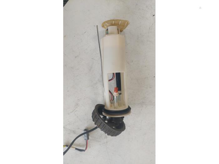 Gebruikte Tank element Pomp Volvo V70 (GW/LW/LZ) 2.5 10V Prijs € 40,00 Margeregeling aangeboden door Autosloopbedrijf H.C.Stouten