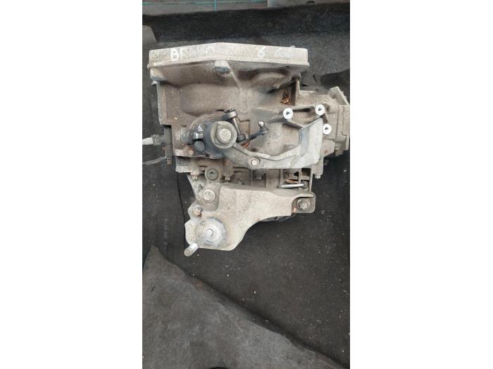 Gebruikte Versnellingsbak Fiat Bravo (198A) 1.4 T-Jet 16V 150 Prijs € 250,00 Margeregeling aangeboden door Autosloopbedrijf H.C.Stouten