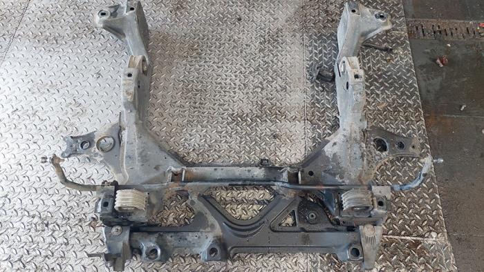 Gebruikte Subframe Mercedes A (W168) 1.6 A-160 Prijs € 100,00 Margeregeling aangeboden door Autosloopbedrijf H.C.Stouten