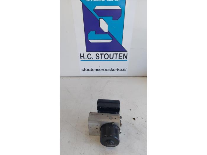 Gebruikte ABS Pomp Mercedes C Sportcoupé (C203) 1.8 C-200K 16V Prijs € 75,00 Margeregeling aangeboden door Autosloopbedrijf H.C.Stouten
