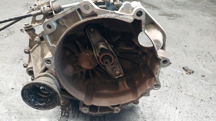 Gebruikte Versnellingsbak Volkswagen Golf V (1K1) 1.4 16V Prijs € 250,00 Margeregeling aangeboden door Autosloopbedrijf H.C.Stouten