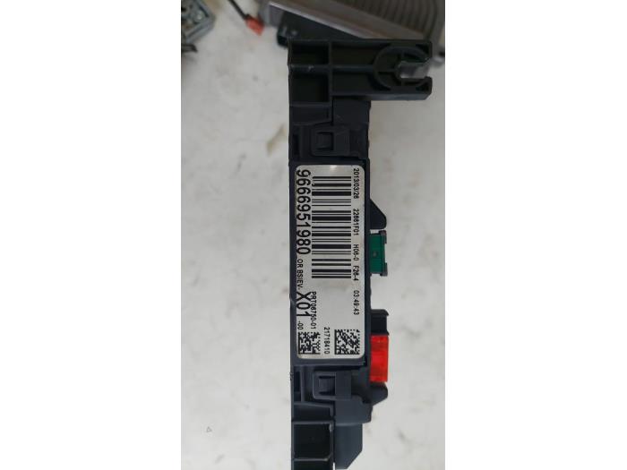 Gebruikte Kontaktslot + computer Peugeot 207/207+ (WA/WC/WM) 1.4 Prijs € 125,00 Margeregeling aangeboden door Autosloopbedrijf H.C.Stouten