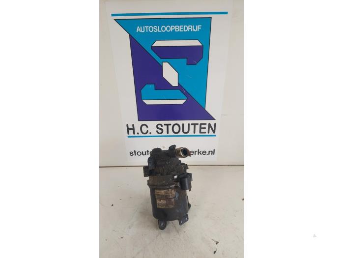 Gebruikte Servopomp BMW Mini (R50/53) 1.6 16V Cooper S Prijs € 160,00 Margeregeling aangeboden door Autosloopbedrijf H.C.Stouten