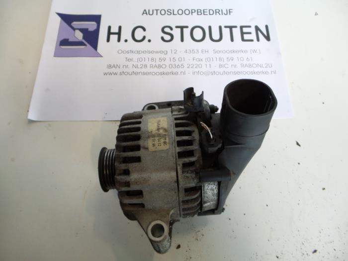 Gebruikte Dynamo Ford Mondeo III Wagon 2.0 TDCi 130 16V Prijs € 60,00 Margeregeling aangeboden door Autosloopbedrijf H.C.Stouten