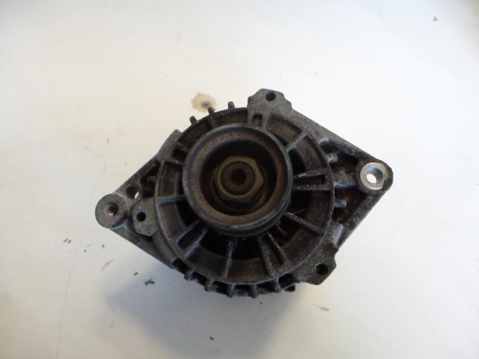 Gebruikte Dynamo Daewoo Lanos (TA/TF08/48/86) 1.5 Prijs € 40,00 Margeregeling aangeboden door Autosloopbedrijf H.C.Stouten