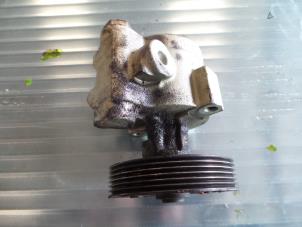 Gebruikte Stuurbekrachtiging Pomp Mitsubishi Carisma 1.9 TD Prijs € 50,00 Margeregeling aangeboden door Autosloopbedrijf H.C.Stouten