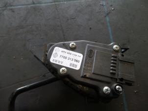 Gebruikte Gaspedaal Renault Trafic New (FL) 2.0 dCi 16V 90 Prijs € 60,00 Margeregeling aangeboden door Autosloopbedrijf H.C.Stouten