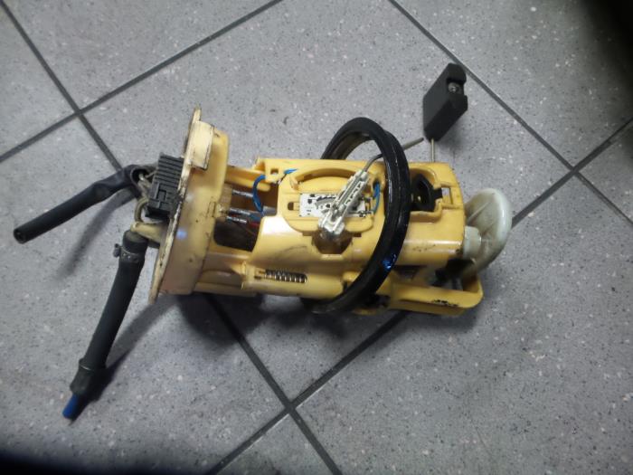 Gebruikte Tank element Pomp BMW 3-Serie Prijs € 60,00 Margeregeling aangeboden door Autosloopbedrijf H.C.Stouten