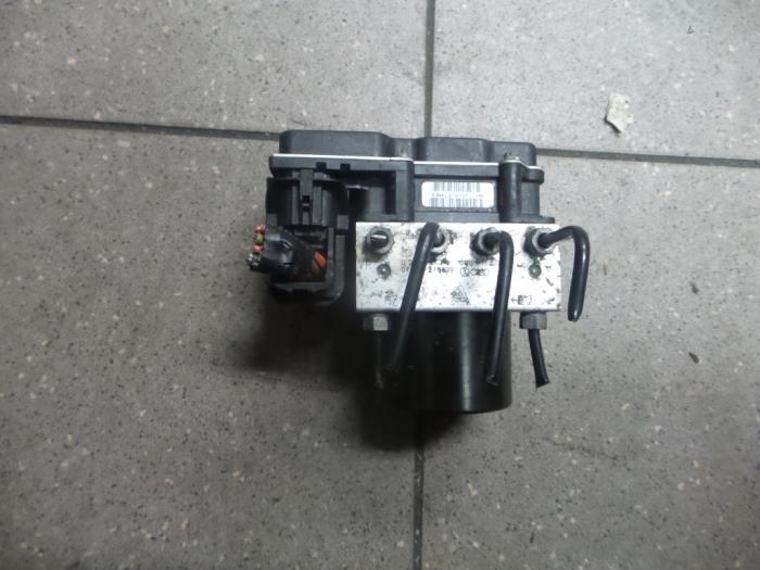 Gebruikte ABS Pomp Seat Ibiza III (6L1) 1.9 TDI 100 Prijs € 90,00 Margeregeling aangeboden door Autosloopbedrijf H.C.Stouten