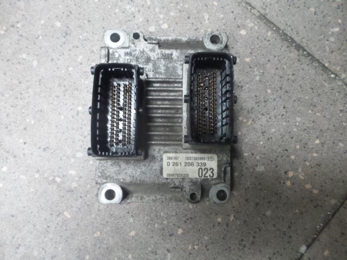 Gebruikte Contactslot + computer Fiat Punto II (188) 1.2 16V Prijs € 125,00 Margeregeling aangeboden door Autosloopbedrijf H.C.Stouten