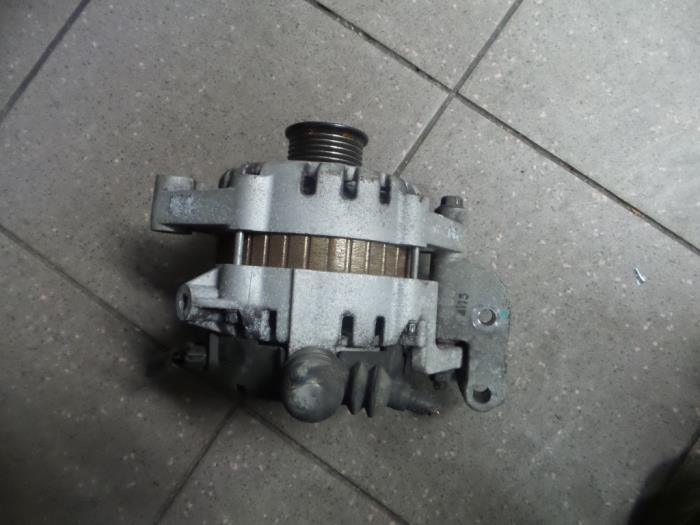 Gebruikte Dynamo Chevrolet Nubira Wagon (J100) 1.8 16V Prijs € 45,00 Margeregeling aangeboden door Autosloopbedrijf H.C.Stouten