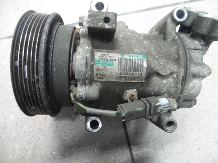 Gebruikte Aircopomp Renault Clio III (BR/CR) 1.4 16V Prijs € 100,00 Margeregeling aangeboden door Autosloopbedrijf H.C.Stouten
