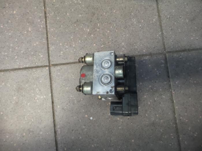 Gebruikte ABS Pomp Mazda 626 (GF14) 2.0i 16V Prijs € 80,00 Margeregeling aangeboden door Autosloopbedrijf H.C.Stouten