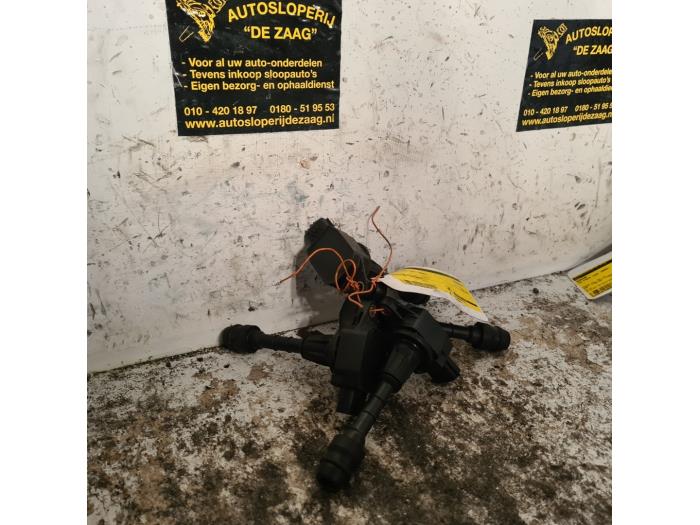 Bobine van een Nissan Micra (K12) 1.2 16V 2005