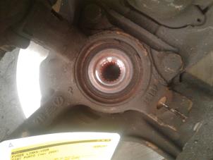 Gebruikte Fusee links-voor Fiat Punto II (188) 1.2 60 S 5-Drs. Prijs € 25,00 Margeregeling aangeboden door Autodemontage de Zaag