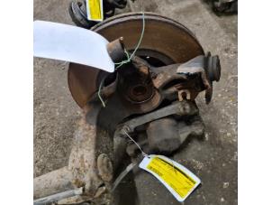 Gebruikte Fusee rechts-voor Renault Megane II (BM/CM) 2.0 16V Prijs € 35,00 Margeregeling aangeboden door Autodemontage de Zaag