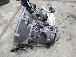 Gebruikte Versnellingsbak Peugeot 207/207+ (WA/WC/WM) 1.4 16V VTi Prijs € 300,00 Margeregeling aangeboden door Autodemontage de Zaag
