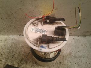 Gebruikte Benzinepomp Ford Fiesta 6 (JA8) 1.4 16V Prijs € 50,00 Margeregeling aangeboden door Autodemontage de Zaag