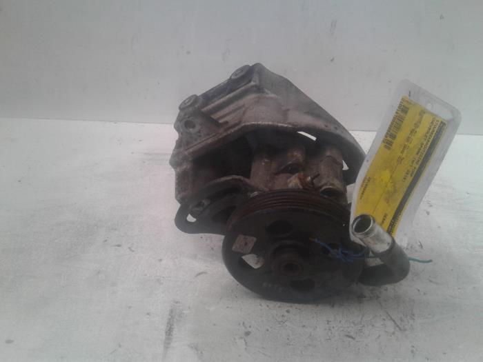 Gebruikte Pomp Servo Chevrolet Spark 1.0 16V Prijs € 45,00 Margeregeling aangeboden door Autodemontage de Zaag