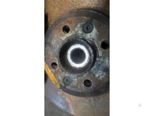 Gebruikte Fusee rechts-voor Renault Megane II (BM/CM) 1.5 dCi 105 Prijs € 25,00 Margeregeling aangeboden door Autodemontage de Zaag