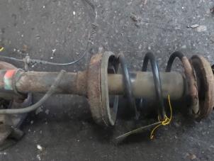 Gebruikte Schokdemperpoot links-voor Renault Twingo II (CN) 1.2 16V GT TCE Prijs € 35,00 Margeregeling aangeboden door Autodemontage de Zaag