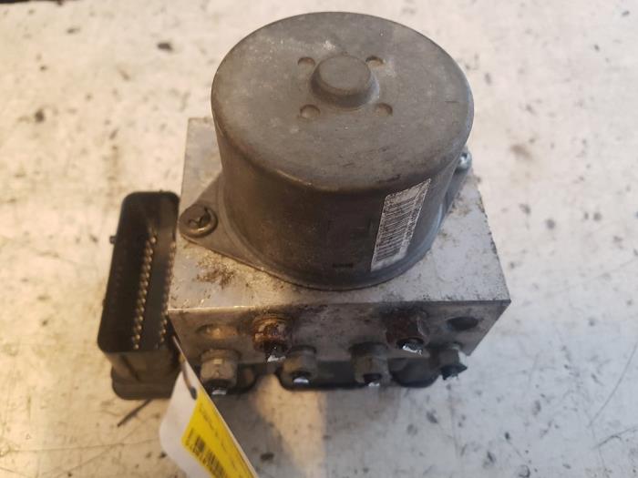 Gebruikte ABS Pomp Mini Mini (R56) 1.4 16V One Prijs € 100,00 Margeregeling aangeboden door Autodemontage de Zaag
