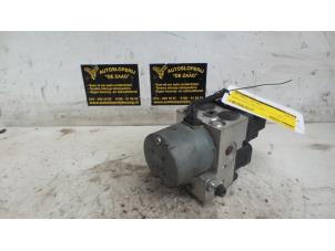 Gebruikte ABS Pomp Kia Sorento I (JC) 2.5 CRDi 16V Prijs € 100,00 Margeregeling aangeboden door Autodemontage de Zaag