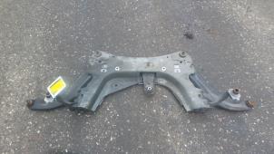 Gebruikte Subframe Renault Clio III (BR/CR) 1.2 16V TCe 100 Prijs € 70,00 Margeregeling aangeboden door Autodemontage de Zaag