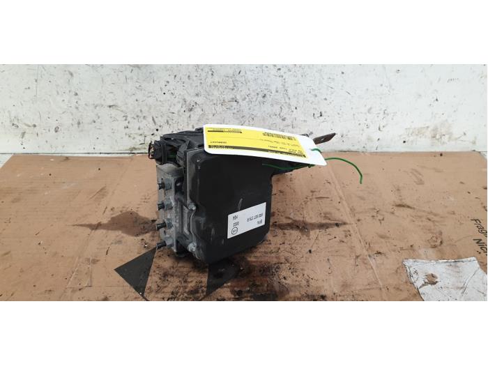 Gebruikte ABS Pomp Volkswagen Polo V (6R) 1.6 TDI 16V 75 Prijs € 100,00 Margeregeling aangeboden door Autodemontage de Zaag