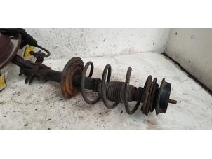 Gebruikte Mac Phersonpoot links-voor Fiat Punto II (188) 1.2 60 S Prijs € 20,00 Margeregeling aangeboden door Autodemontage de Zaag