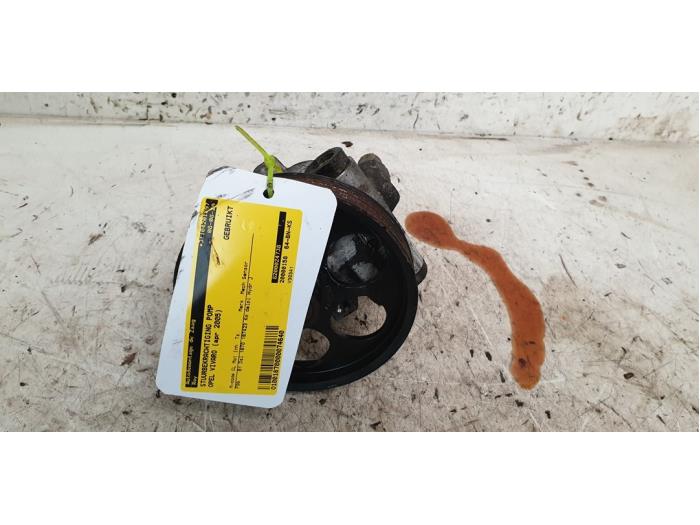 Gebruikte Pomp Servo Opel Vivaro 1.9 DI Prijs € 70,00 Margeregeling aangeboden door Autodemontage de Zaag